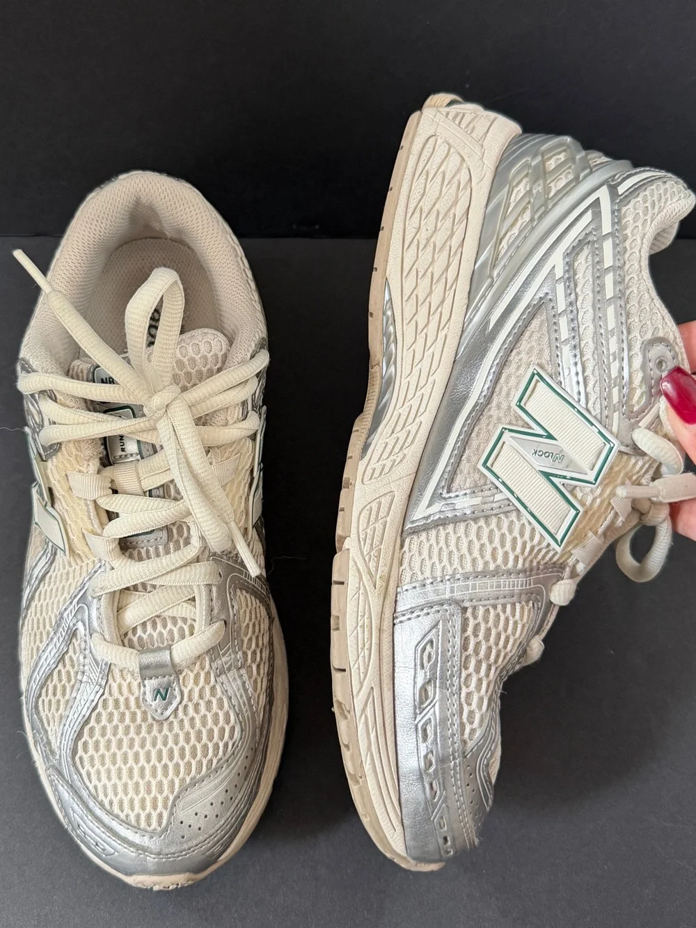 New Balance Beige/Silver Running Sneakers 1906r